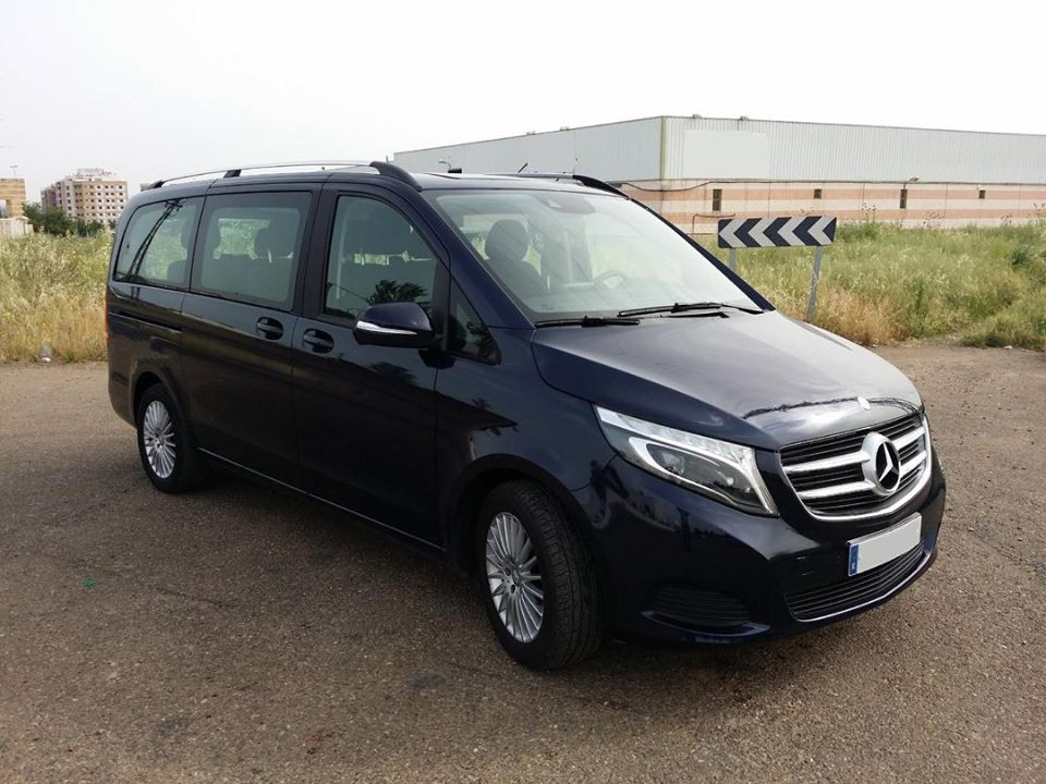 Mercedes V220 8Pax.